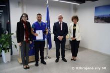 Odovzdanie medail za slubu v monitorovacej misii EUMM v Gruznsku